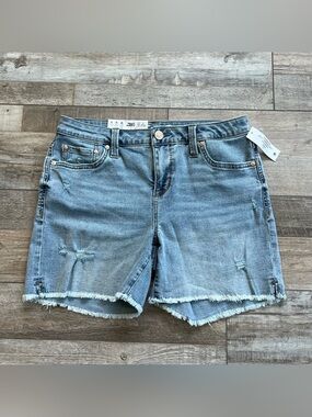 NWT Seven7 Women's Weekend Short Size 4